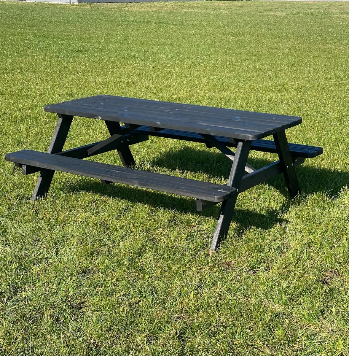 Goedkopepicknicktafels.nl | Zwarte XL Picknicktafel | Tuintafel 6 Persoons | Zwart Gespoten Gedroogd Grenen Hout! - Afbeelding 6